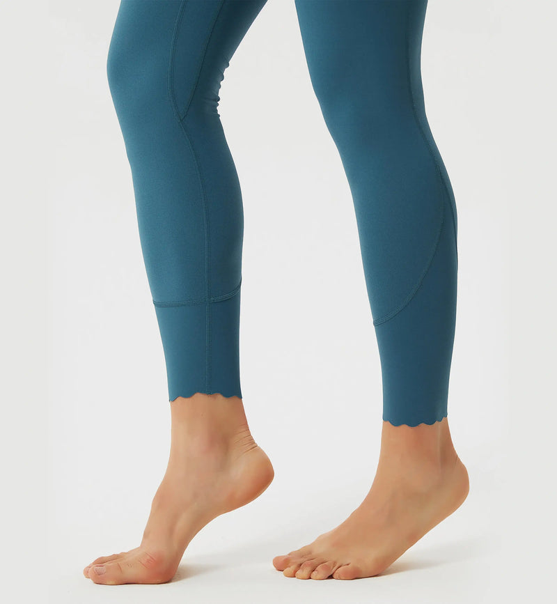 Brisk Like Me Wave-Edge Hem Leggings